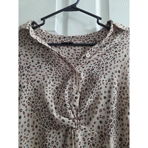 TORRID Taupe & Pink Leopard Chiffon Front Twist Tunic Top Shirt Size 0 Plus Size - Picture 6 of 11